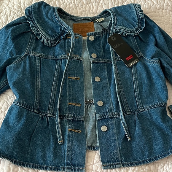 Levi's Prairie Collar Denim Jacket with Ruffle Detail NWT Small - Picture 3 of 7